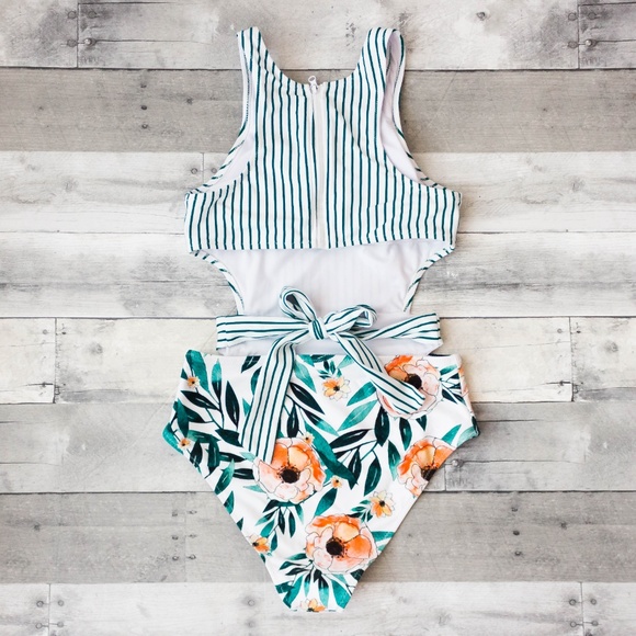 'Poppy Petals' Monokini - Picture 2 of 6